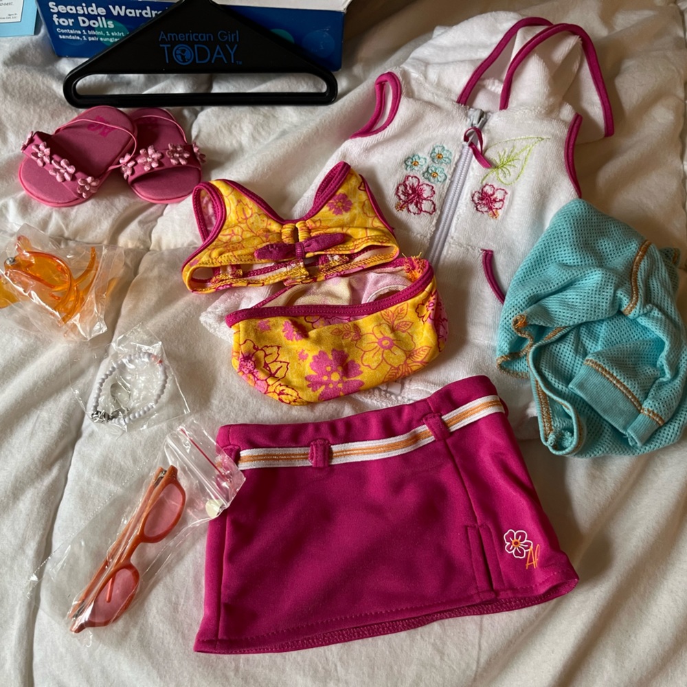 American Girl Seaside Wardrobe Set for Dolls